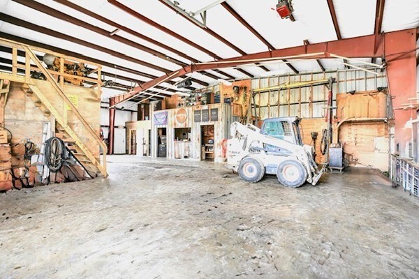 More Photos Of 3612 W Bloomington Rd, Champaign Truck Terminal For Sale