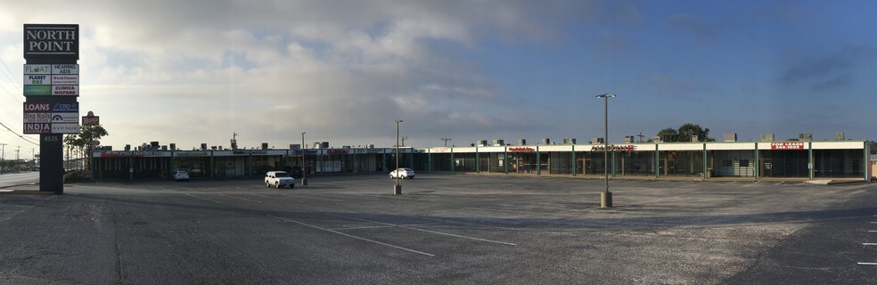 More Photos Of 4535 Fredericksburg Rd, San Antonio Unknown For Lease