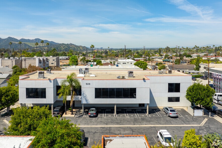 More Photos Of 529 Hahn Ave, Glendale Office For Lease