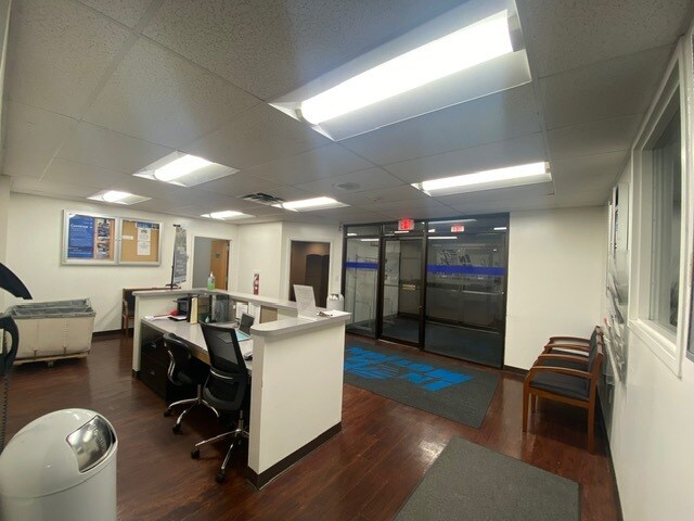 More Photos Of 20 Country Club Dr, Downingtown Medical For Lease