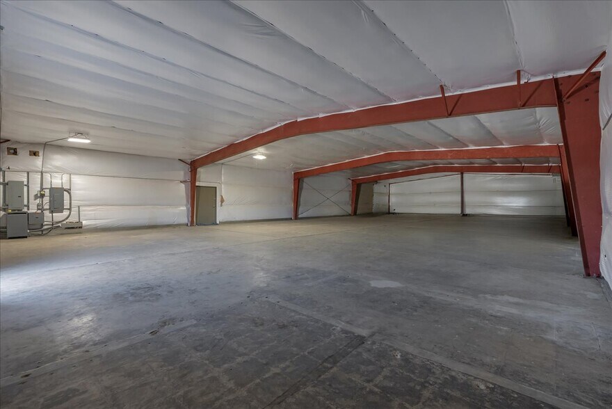 More Photos Of 6288 Curtis Pl, California City Warehouse For Sale