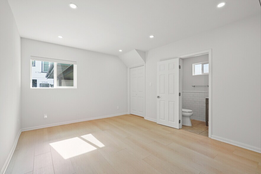 More Photos Of 617 Westmount Dr, West Hollywood Apartments For Sale