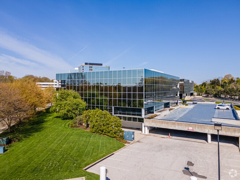 More Photos Of 1300 E 104th St, Kansas City Medical For Sale