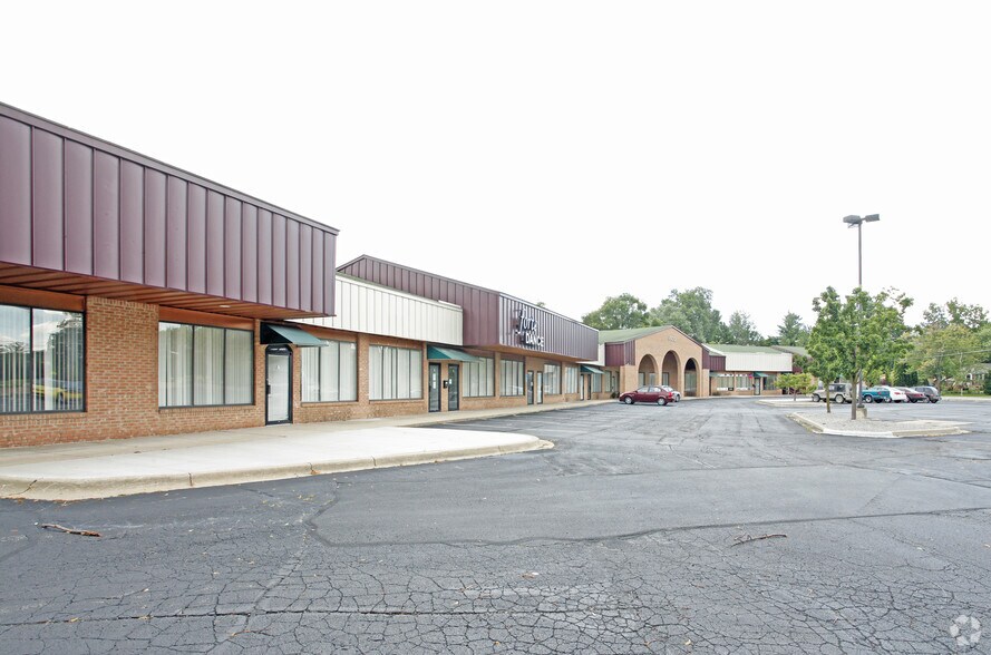 More Photos Of 1400 Scott Lake Rd, Waterford Office For Lease