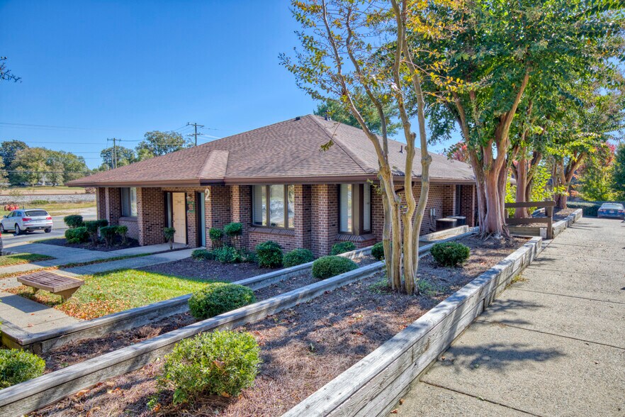 More Photos Of 7151 Richmond Rd, Williamsburg Medical For Lease
