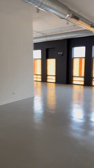 Primary Photo Of 1659 W Chicago Ave, Chicago Apartments For Lease