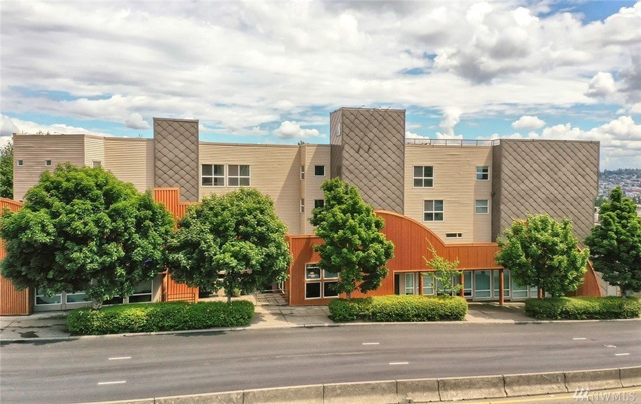 More Photos Of 4014-4020 Aurora Ave N, Seattle Apartments For Sale