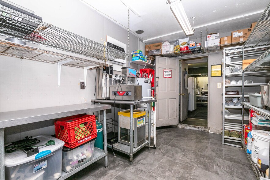 More Photos Of 961 E High St, Hicksville Restaurant For Sale