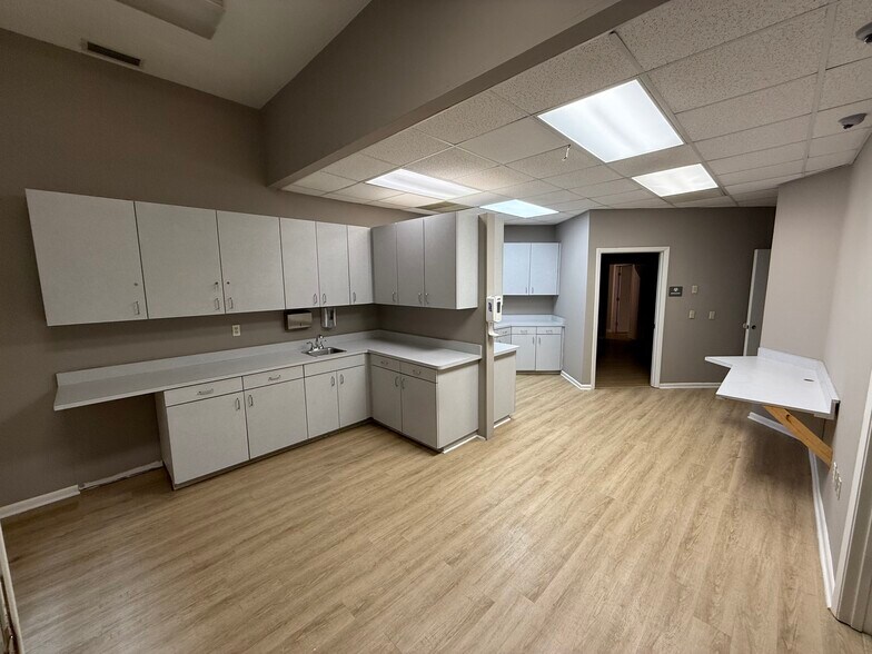 More Photos Of 1034 NW 57th St, Gainesville Medical For Lease