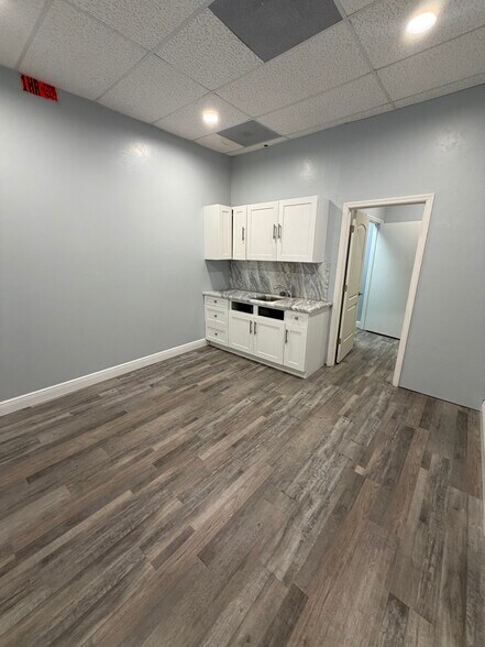More Photos Of 17030 Alico Commerce Ct, Fort Myers Warehouse For Sale