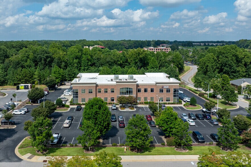 More Photos Of 166 Springbrook Ave, Clayton Medical For Lease