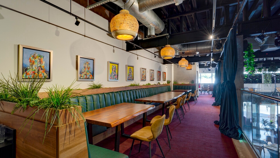 More Photos Of Restaurant, Miami Freestanding For Lease