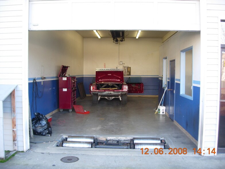 More Photos Of 16671 SE McLoughlin Blvd, Oak Grove Auto Repair For Lease