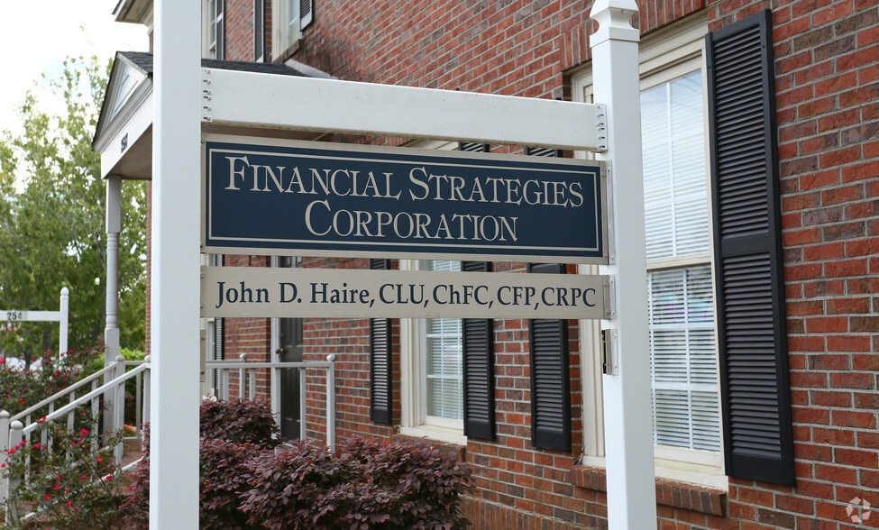 More Photos Of 2547 Lafayette Plaza Dr, Albany Unknown For Lease