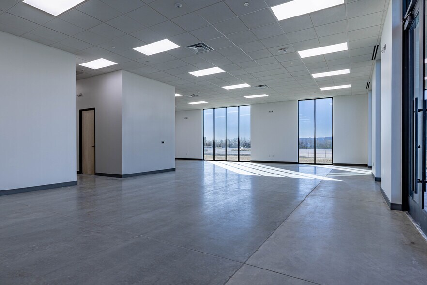 More Photos Of 4601 Dr. MLK Jr. Dr, Arlington Distribution For Lease