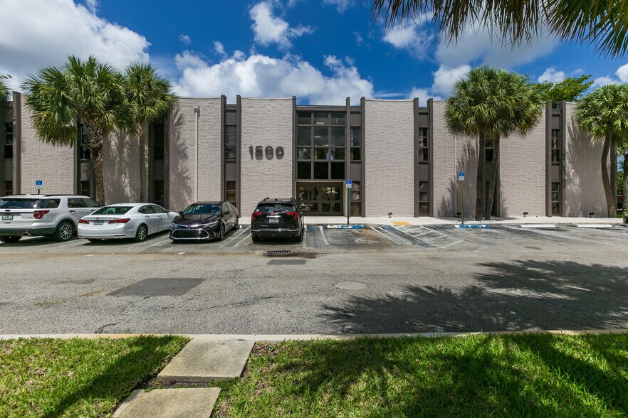 Primary Photo Of 1500 N University Dr, Coral Springs Medical For Lease