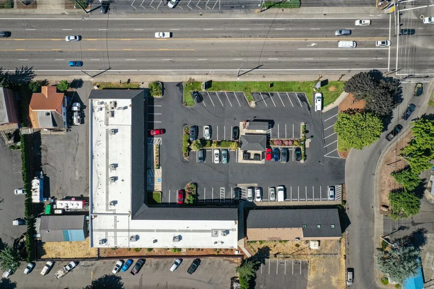 More Photos Of 12950 SW Pacific Hwy, Tigard Storefront Retail Office For Lease