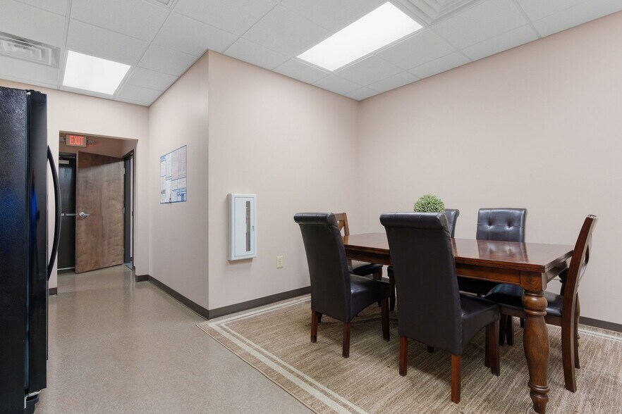 More Photos Of 142 Hampton Ct, Commerce Rehabilitation Center For Sale