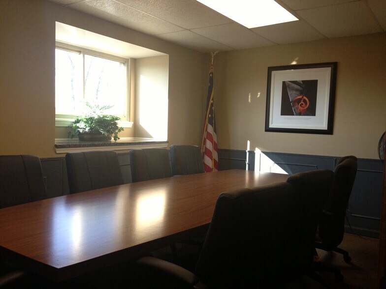 More Photos Of 2035 Hogback Rd, Ann Arbor Office For Lease