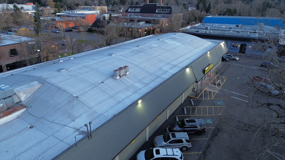 More Photos Of 211 NE Roberts Ave, Gresham Freestanding For Sale