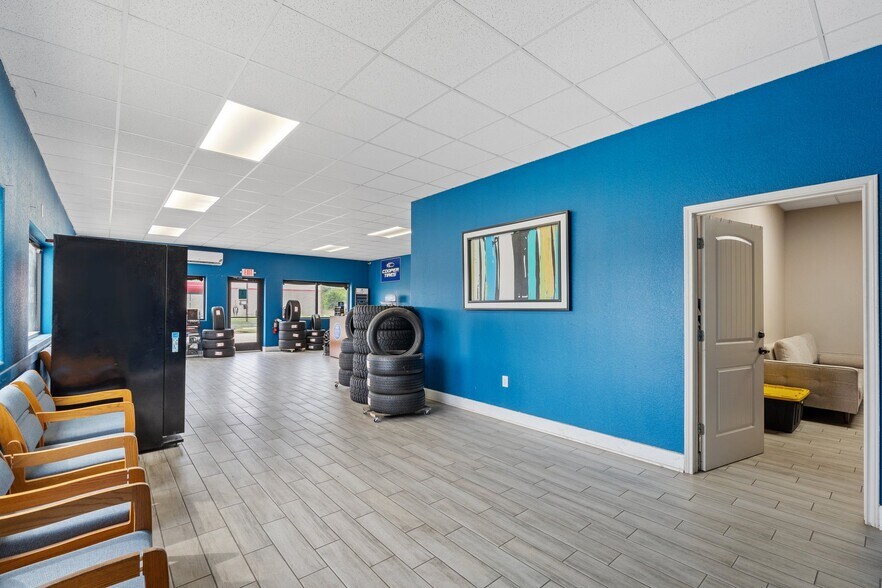 More Photos Of 6217 Fry Rd, Katy Auto Repair For Sale