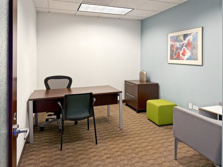 More Photos Of 1603 Orrington Ave, Evanston Coworking Space