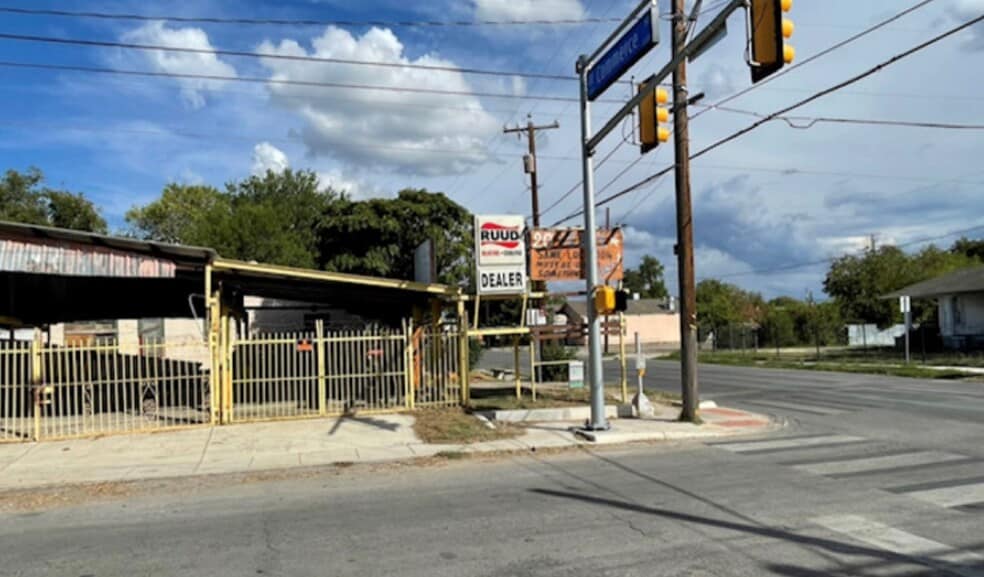 More Photos Of 3135 W Commerce St, San Antonio Land For Sale