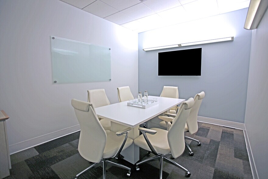 More Photos Of 1055 E Colorado Blvd, Pasadena Coworking Space