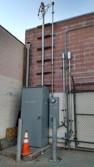 More Photos Of 2819 Southwest Dr, Los Angeles Warehouse For Sale