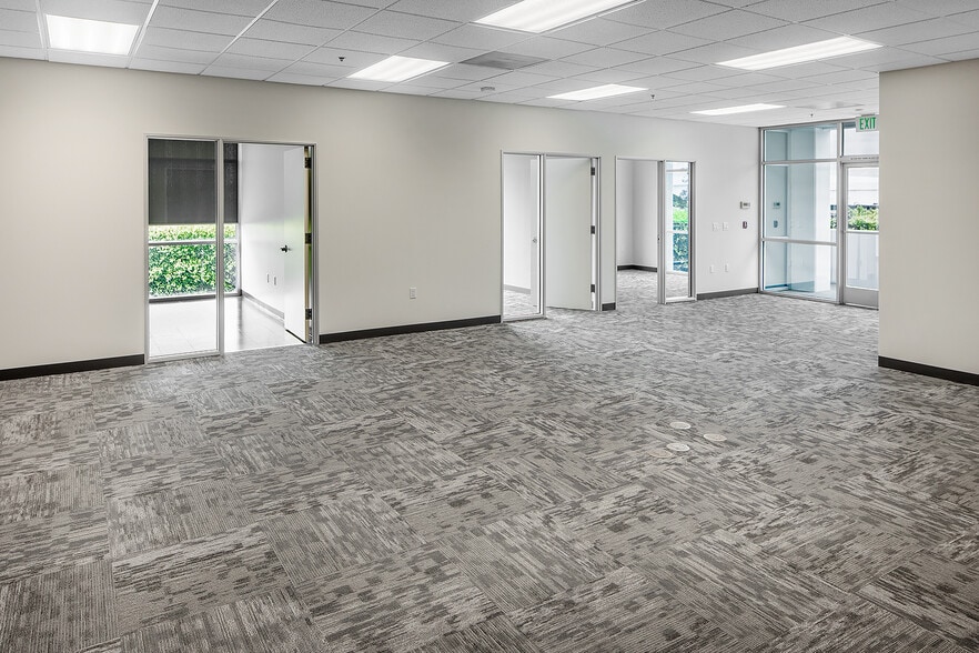 More Photos Of 3031-3033 Gardenia Ave, Long Beach Warehouse For Lease