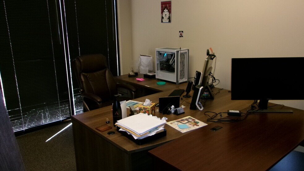 More Photos Of 10265 W Camelback Ave, Phoenix Office For Lease