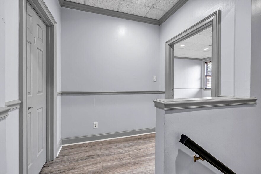 More Photos Of 2900 Paces Ferry Rd SE, Atlanta Office For Lease