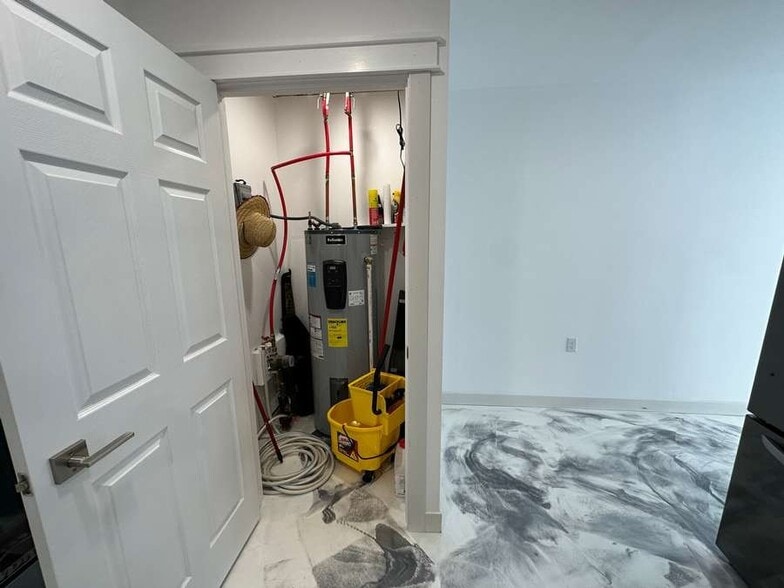 More Photos Of 205 N Fourth St, Lynch Storefront Retail Residential For Sale