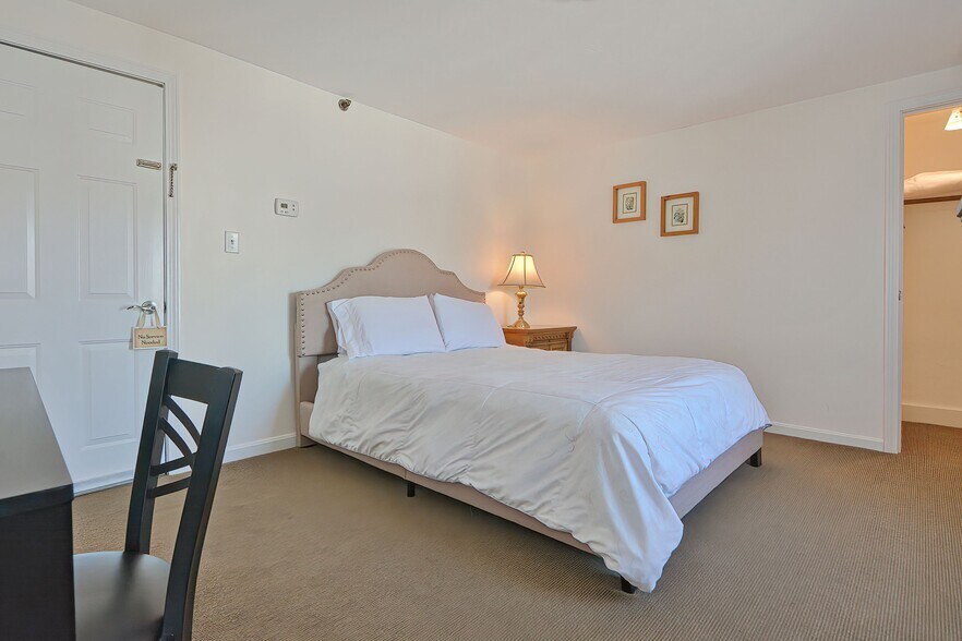 More Photos Of 25 Grafton, Grafton Restaurant For Sale