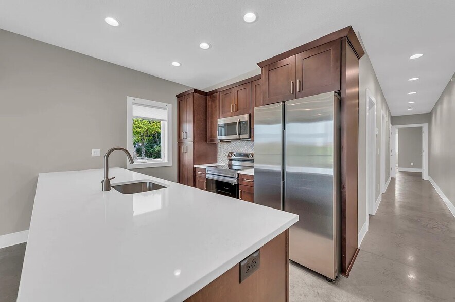 More Photos Of 3937-3937 Kenwood Ave, Kansas City Apartments For Sale