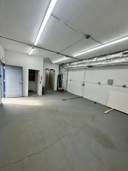 More Photos Of 328 High St, Burlington Storefront Retail Residential For Lease