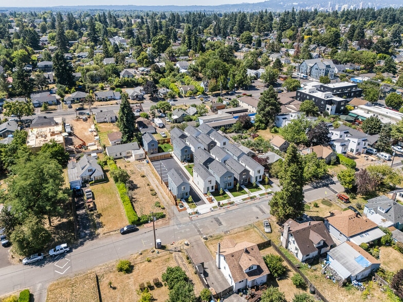 More Photos Of 4380 NE Going St, Portland Multifamily For Sale