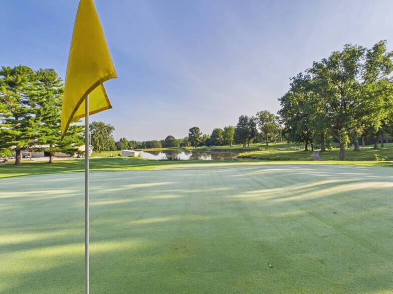 More Photos Of 7453 400 S, Marion Sports And Entertainment For Sale