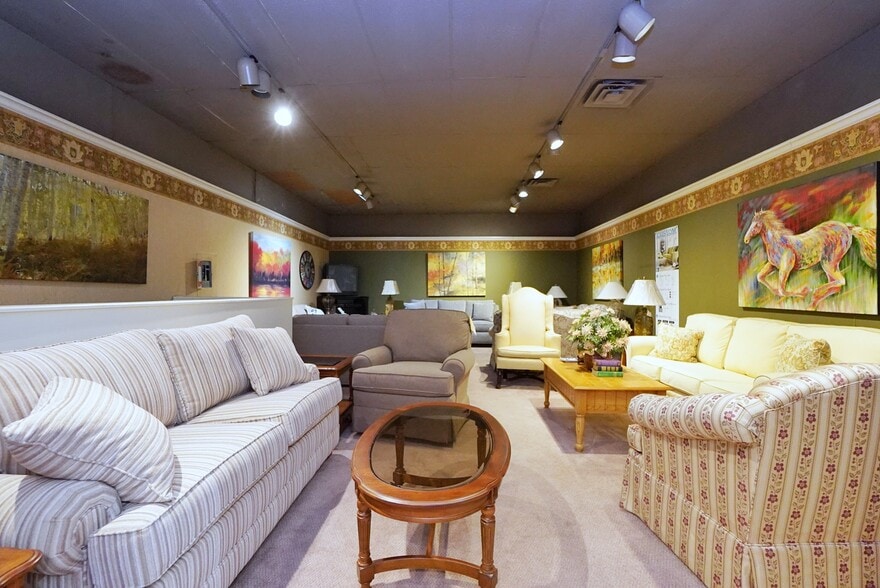 More Photos Of 1229 Castleton Ave, Staten Island Storefront For Lease