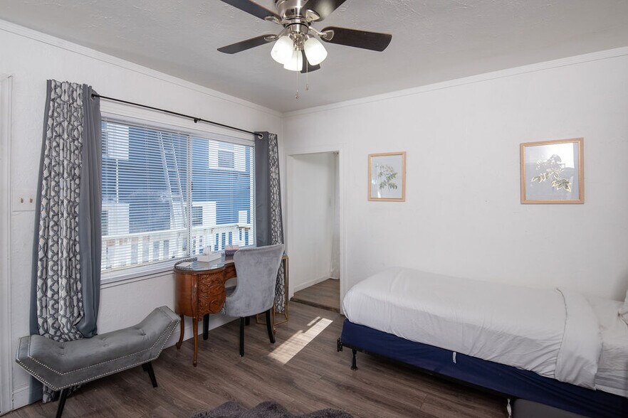 More Photos Of 18239 Main St, Jamestown Hotel For Sale