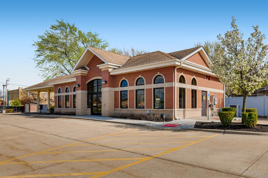 More Photos Of 7231 171ST St, Tinley Park Fast Food For Lease