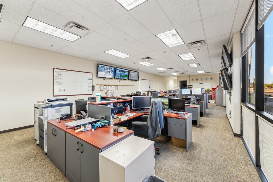 More Photos Of 7499 E Paradise Ln, Scottsdale Industrial For Sale