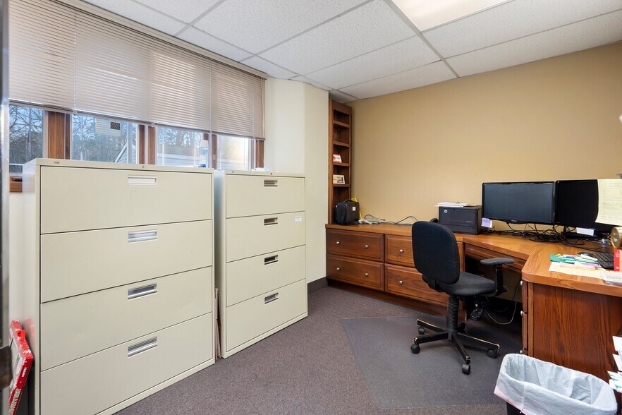 More Photos Of 641 Beach Ave, Stafford Airport For Sale