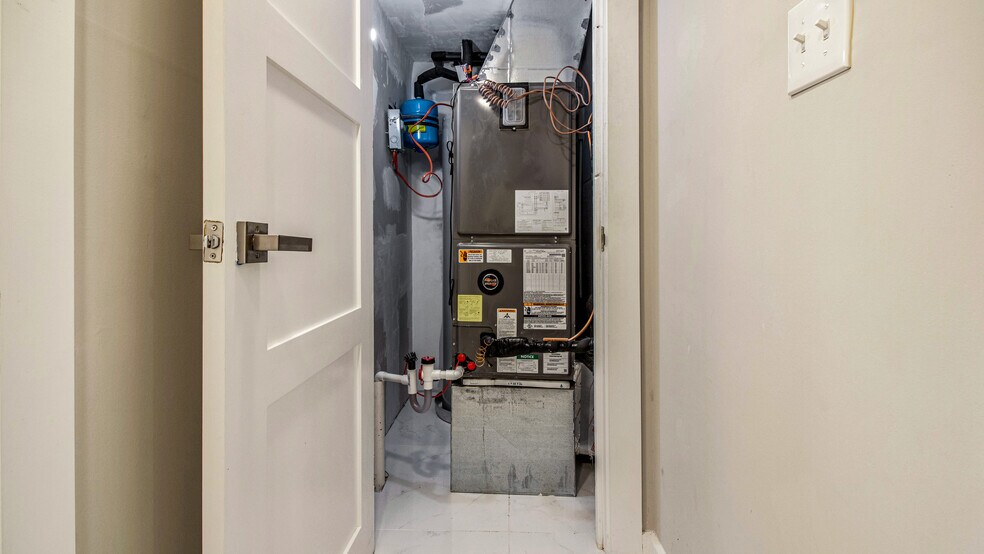 More Photos Of 1414-1416 Pennsylvania Ave SE, Washington Apartments For Sale