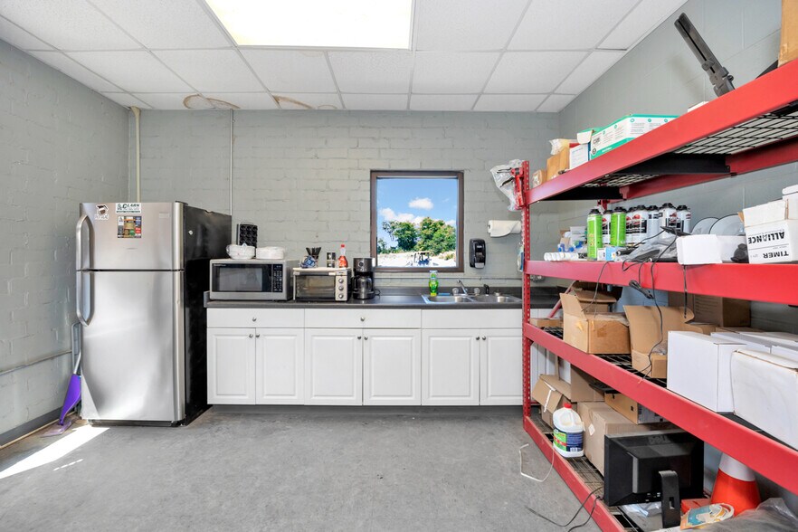 More Photos Of 363 Old Larkinsville Rd, Scottsboro Warehouse For Sale