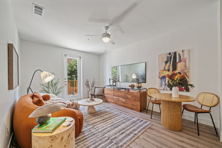 More Photos Of 2315 Navigation Blvd, Houston Apartments For Lease