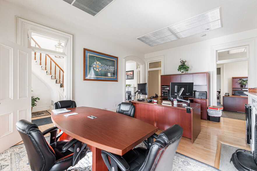 More Photos Of 223 E State St, Geneva Office For Sale