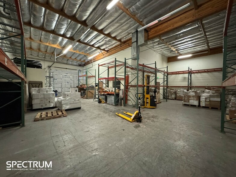 More Photos Of 15414 Cabrito Rd, Van Nuys Manufacturing For Lease