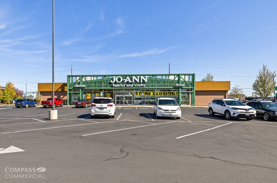 Primary Photo Of 732 SW 6th St, Redmond Freestanding For Lease