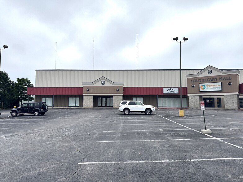 More Photos Of 3319-3321 S Business Dr, Sheboygan Unknown For Lease